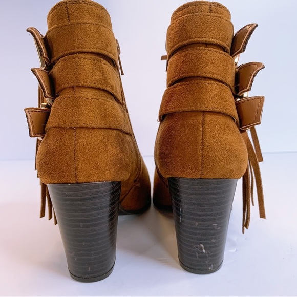 Jennifer Lopez Wrennn Faux Suede Ankle Bootie in Cognac Brown w/ Fringe Size 7.5 - Picture 6 of 16